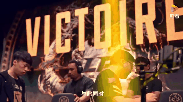 包含Uzi重返赛场，持续失利首场状态出色，勇士观众沸腾！的词条