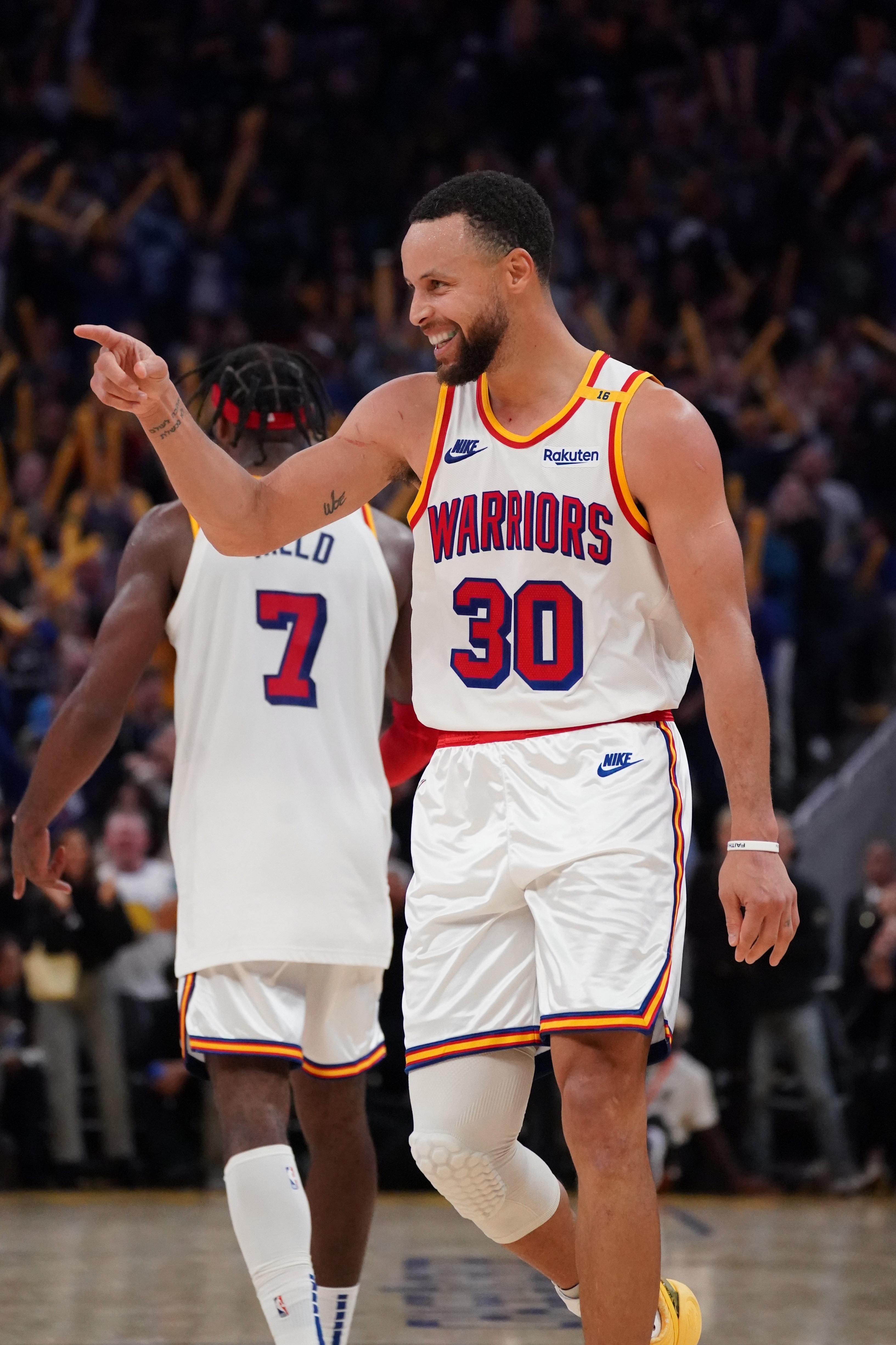 库里重要时刻表现优异,利物浦带队取胜!比赛高潮迭起的简单介绍 库里重要时刻表现优异,利物浦带队取胜!比赛高潮迭起的简单介绍