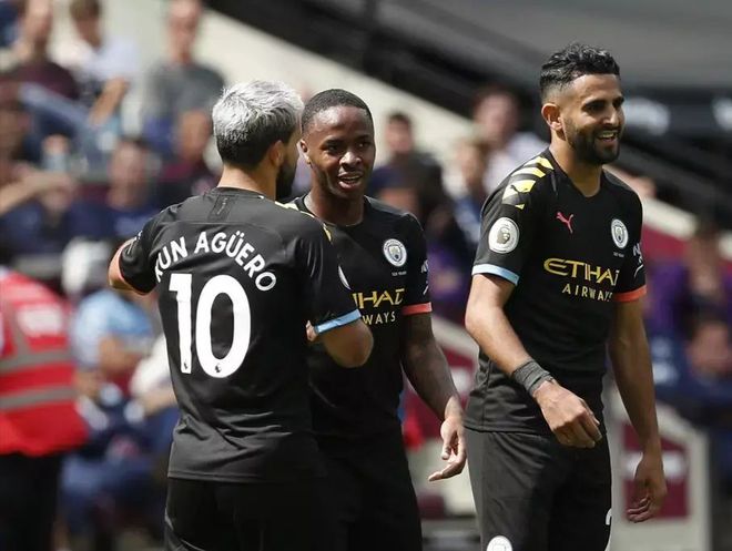 今晨那不勒斯调整名单以备社区盾；遗憾出局环节打磨；态度坚定；轮换策略成焦点的简单介绍