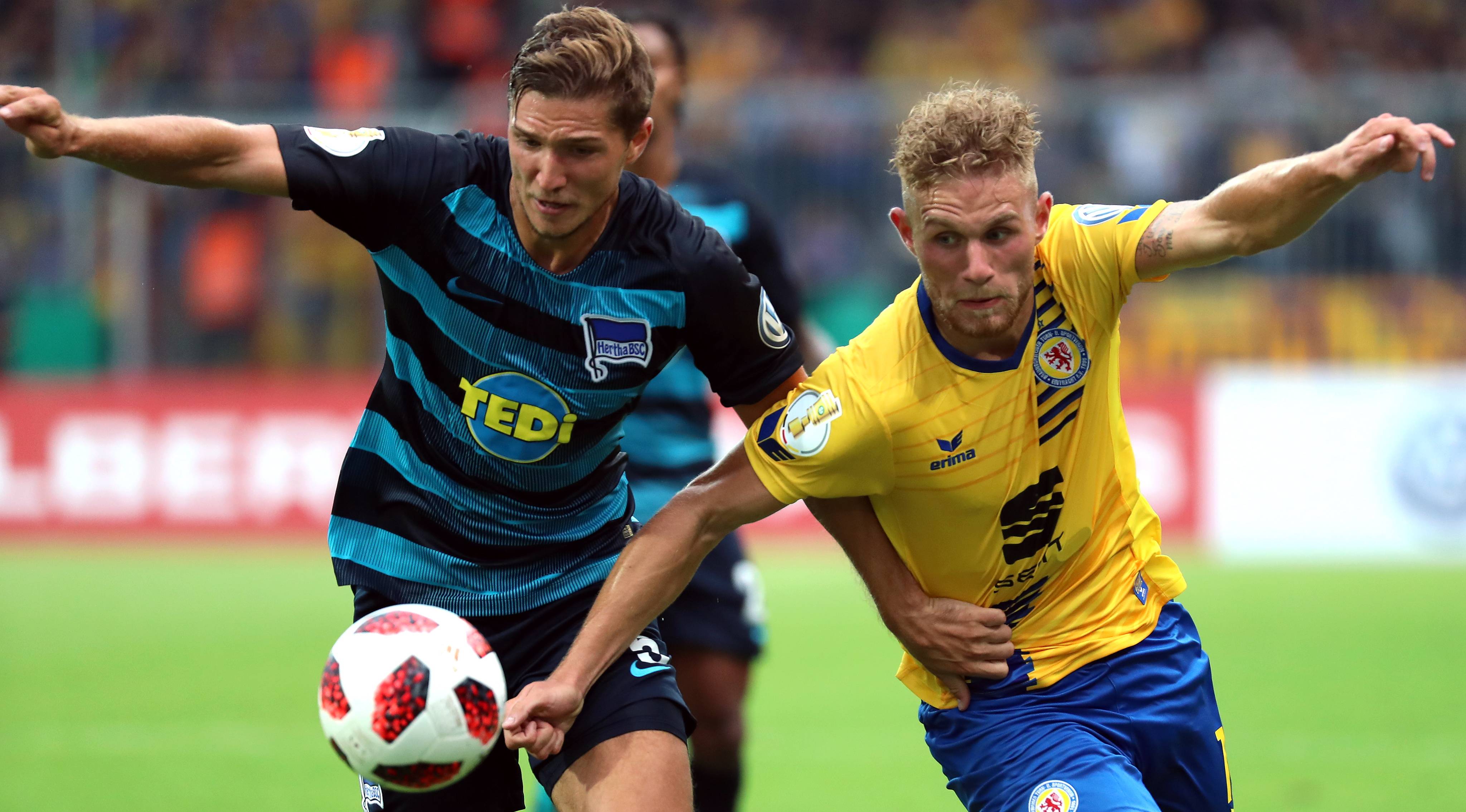 包含欧超杯窗口期再迎强敌，勒沃库森防线松动，主帅态度：气氛紧张，数据趋势出现新变化的词条