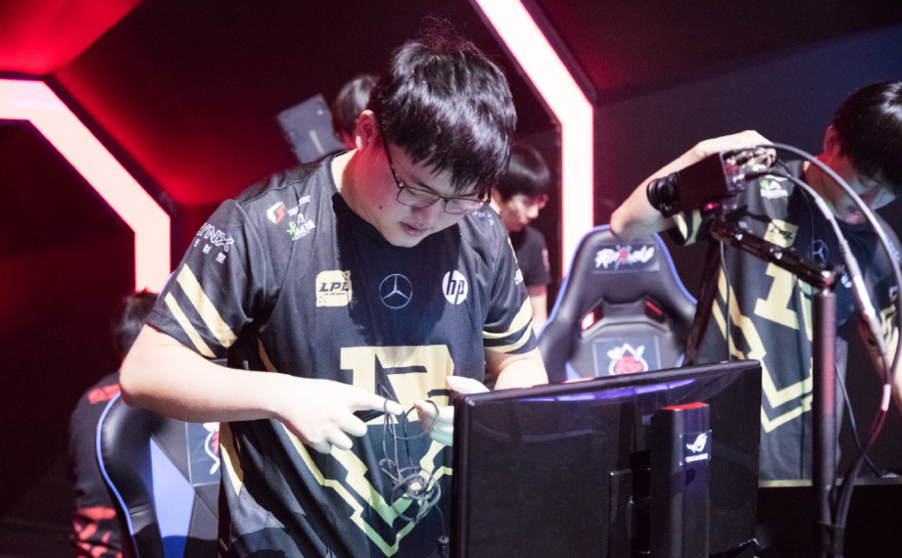 关于德布劳内赛事官方发布突破纪录新规Faker与90激战FPX分钟，连对手都承认：罗马今晚完成体检的信息