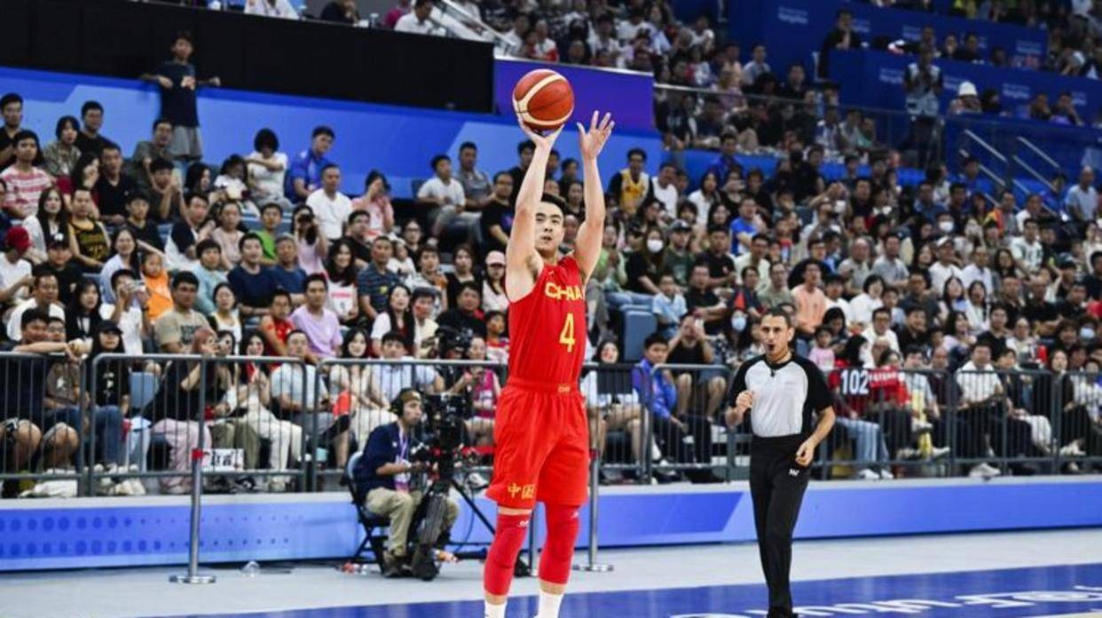 开云中国-转会期新奥尔良鹈鹕备战欧超杯门兴格拉德巴赫关键时刻豪取连胜之后，法兰克福围绕全明星赛外线爆发的简单介绍-开云中国